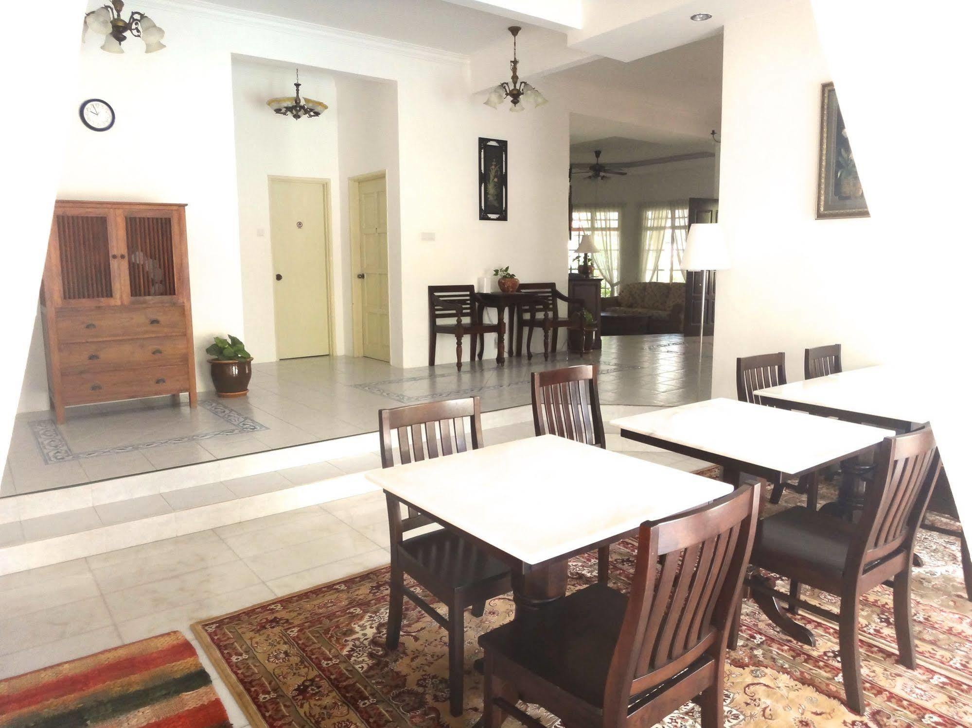 Rumah Putih Near Klia Sepang Eksteriør bilde